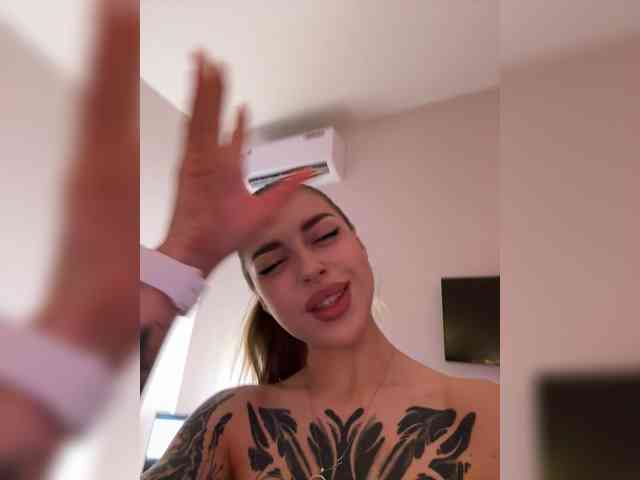 Kris- webcam