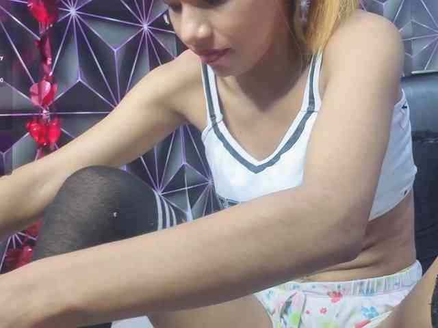 Megann9 webcam
