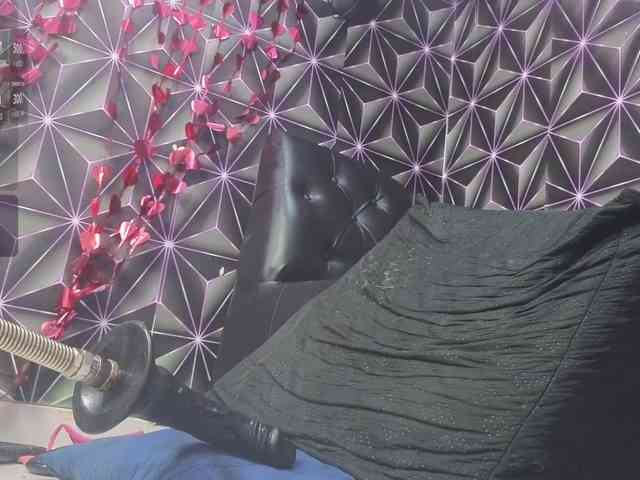 Megann9 webcam