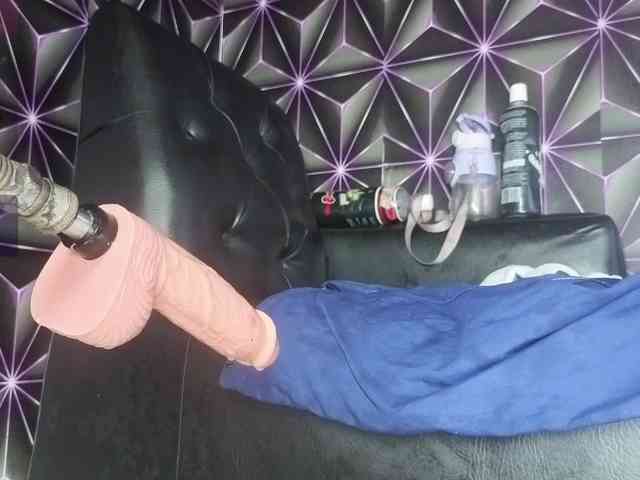 Megann9 webcam