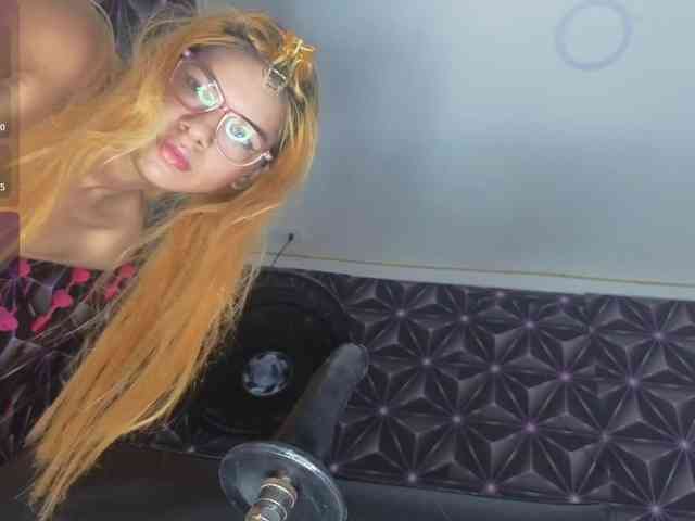 Megann9 webcam