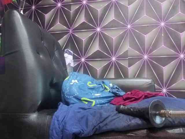 Megann9 webcam
