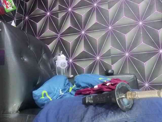 Megann9 webcam