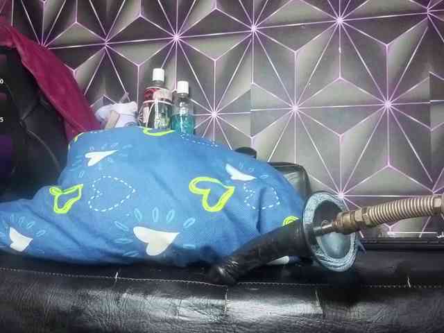 Megann9 webcam