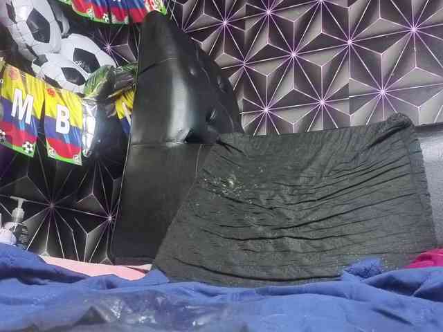 Megann9 webcam
