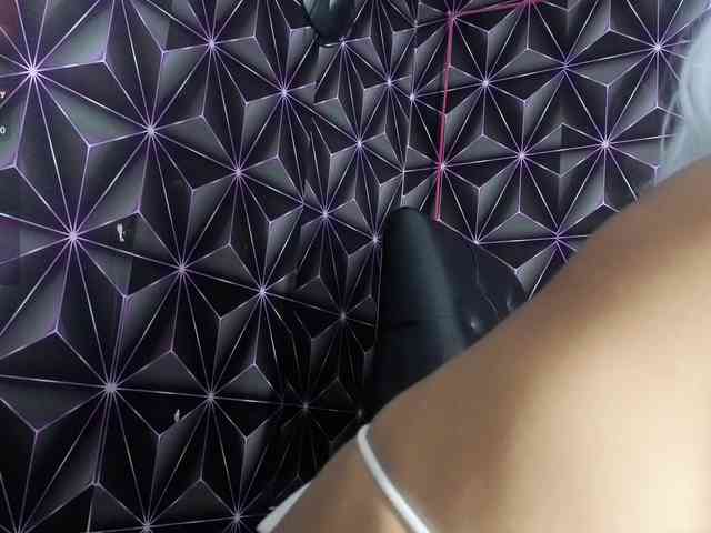 Megann9 webcam
