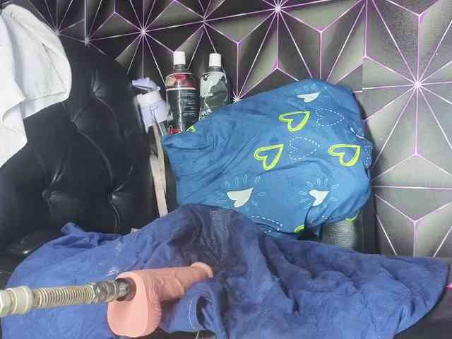 Megann9 webcam