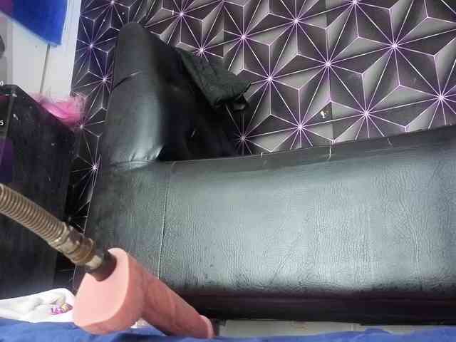 Megann9 webcam