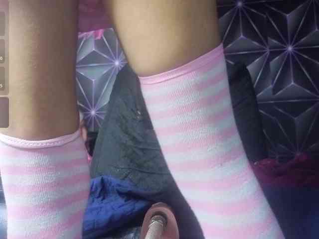 Megann9 webcam