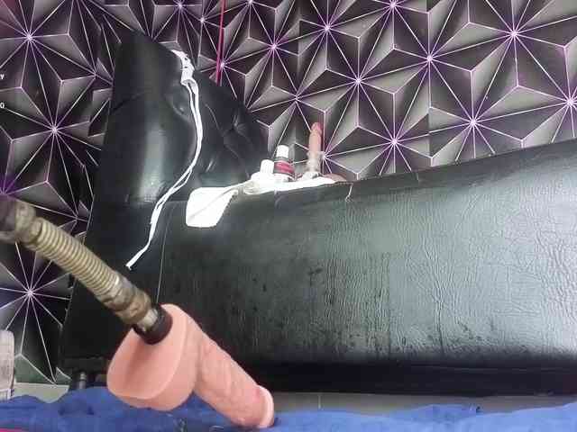 Megann9 webcam