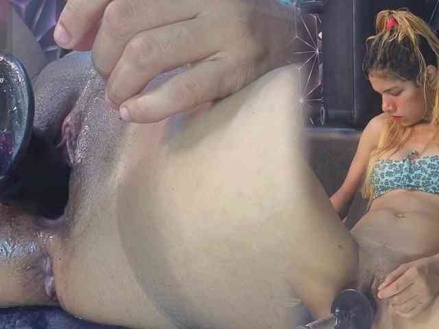 Megann9 webcam