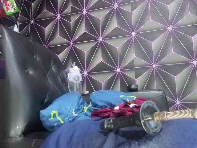 Megann9 webcam