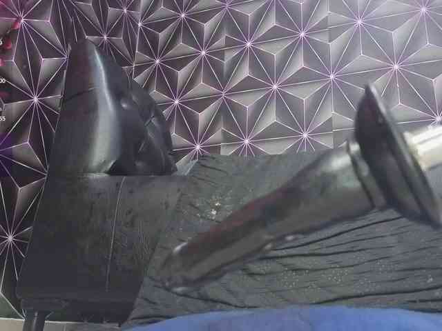 Megann9 webcam