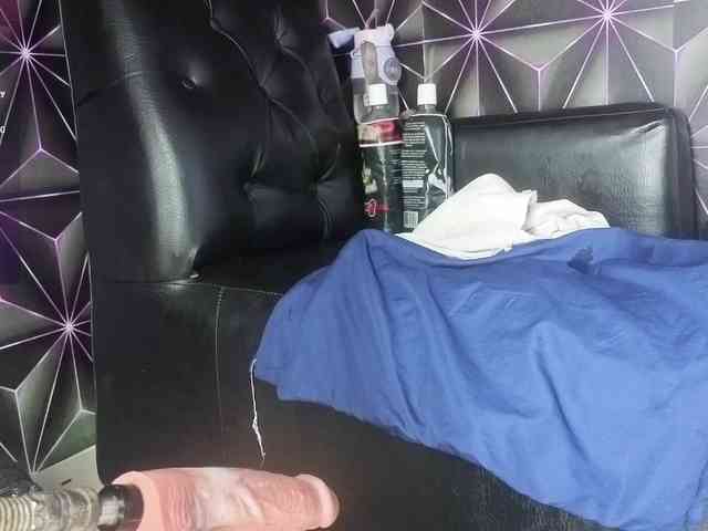 Megann9 webcam