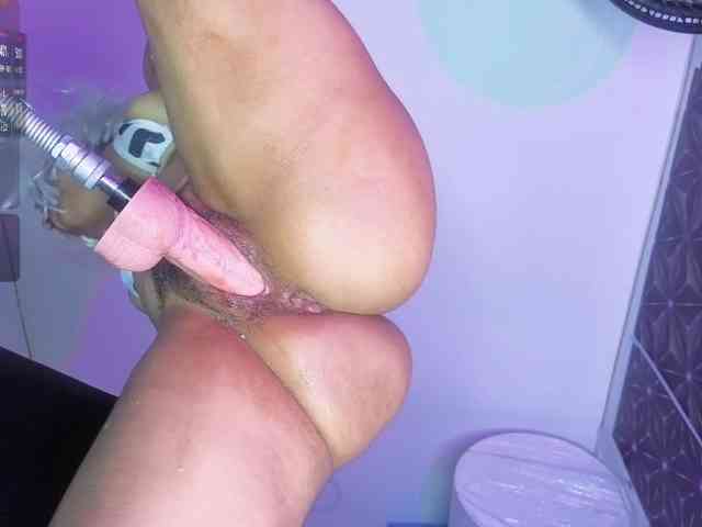 Megann9 webcam