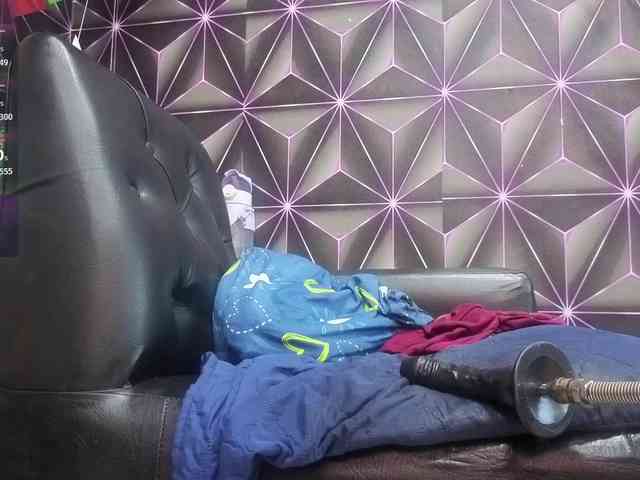 Megann9 webcam
