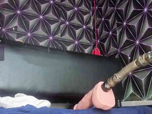 Megann9 webcam