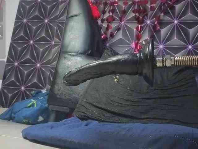 Megann9 webcam