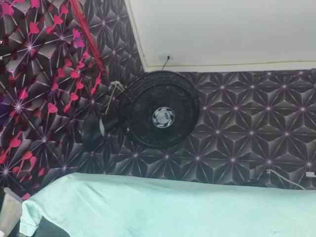 Megann9 webcam