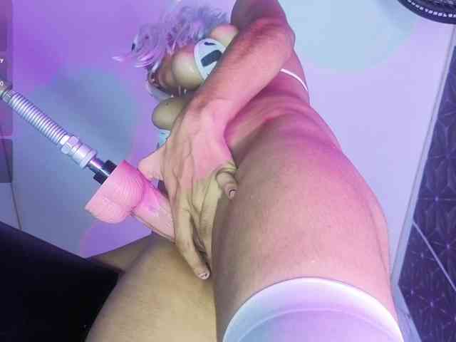 Megann9 webcam
