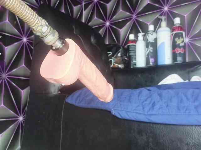 Megann9 webcam