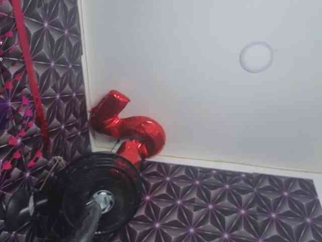Megann9 webcam