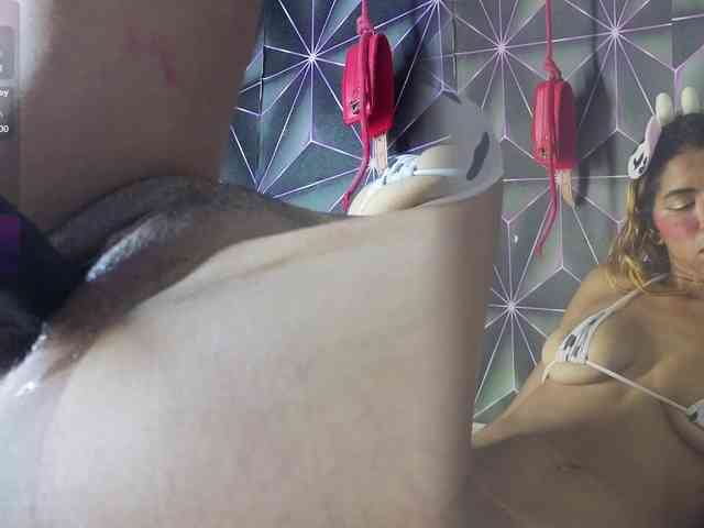 Megann9 webcam
