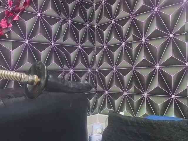 Megann9 webcam