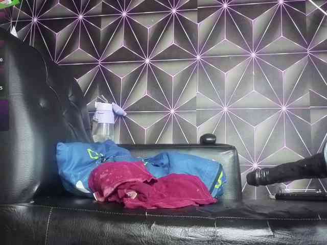 Megann9 webcam