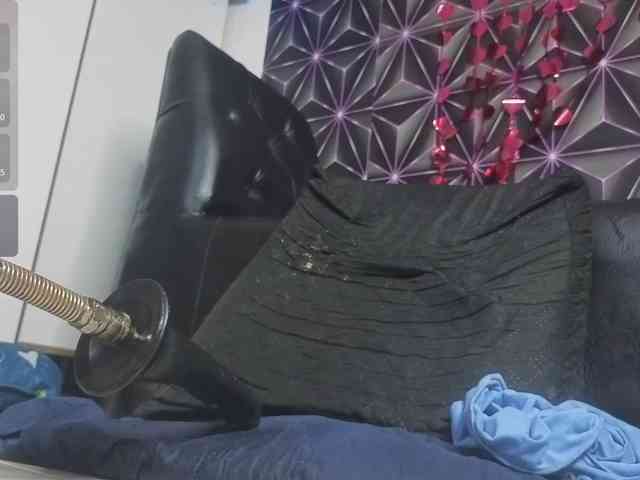 Megann9 webcam