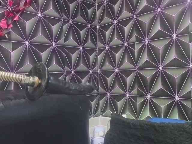 Megann9 webcam