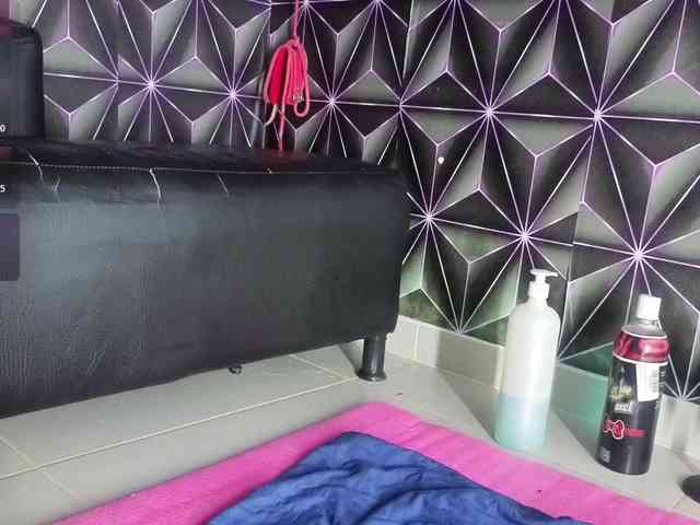 Megann9 webcam