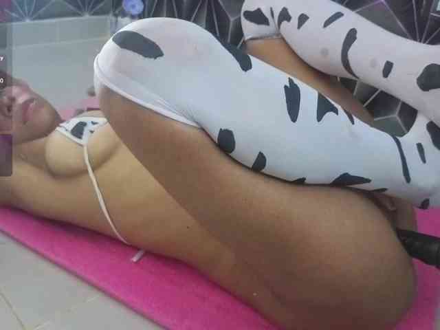 Megann9 webcam