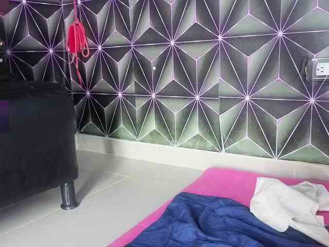 Megann9 webcam