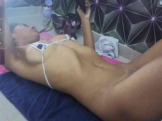Megann9 webcam