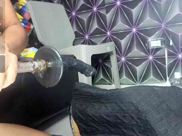 Megann9 webcam