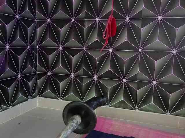 Megann9 webcam