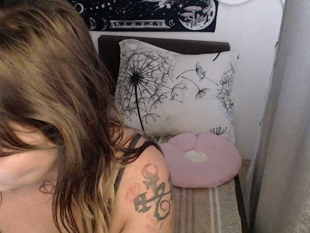 RacyRoby live cam on BongaCams