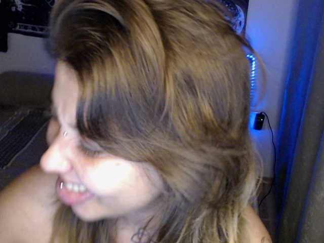 RacyRoby live cam on BongaCams