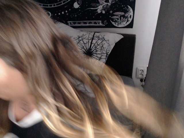 RacyRoby live cam on BongaCams