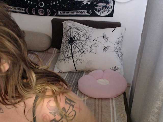 RacyRoby live cam on BongaCams