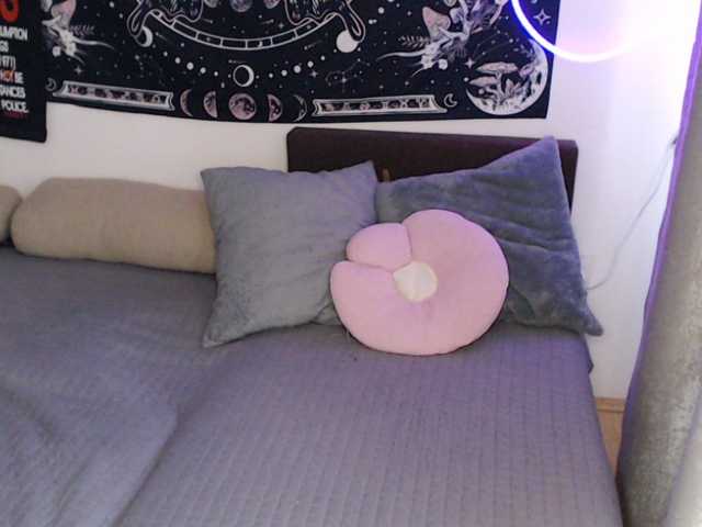 RacyRoby live cam on BongaCams