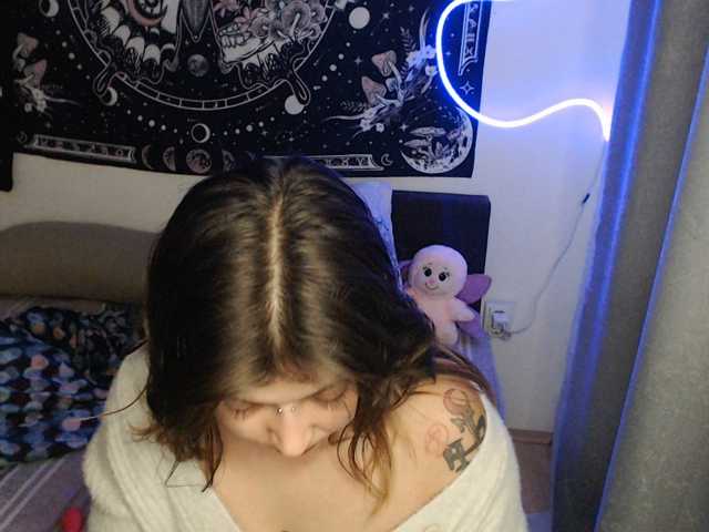 Live room thumbnail for RacyRob