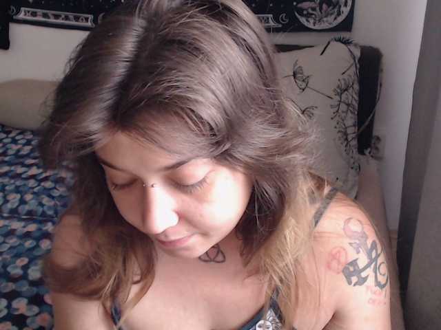 RacyRoby live cam on BongaCams