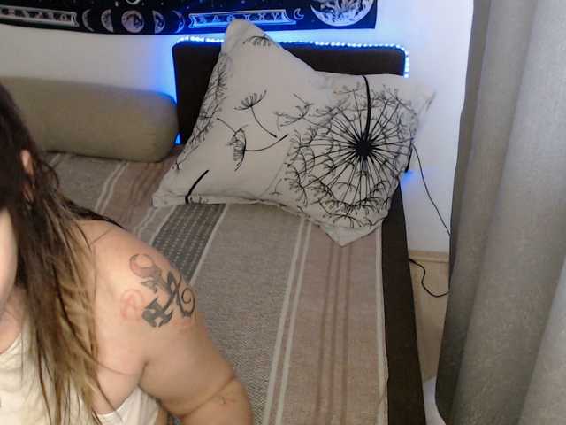 RacyRoby live cam on BongaCams