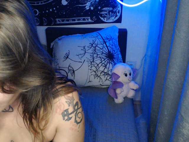 RacyRoby live cam on BongaCams