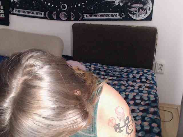 RacyRoby webcam
