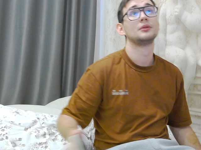 Zhenya-M — live couple cam
