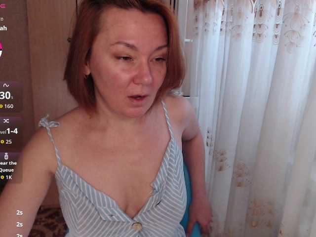 Julia99 live cam preview