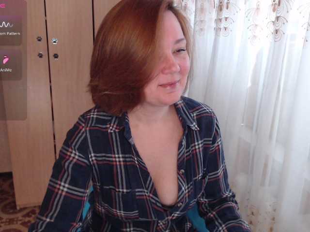 Julia99 live cam preview